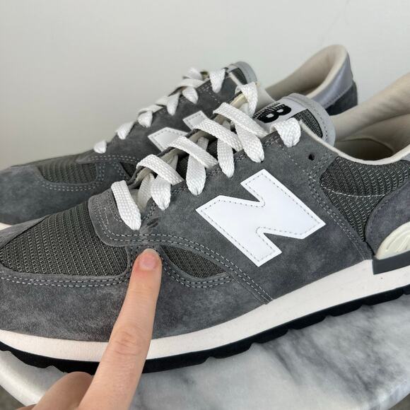 New Balance Men\'s M990GR1 Grey Suede Low Top Sneakers Made in USA (Sz 12)